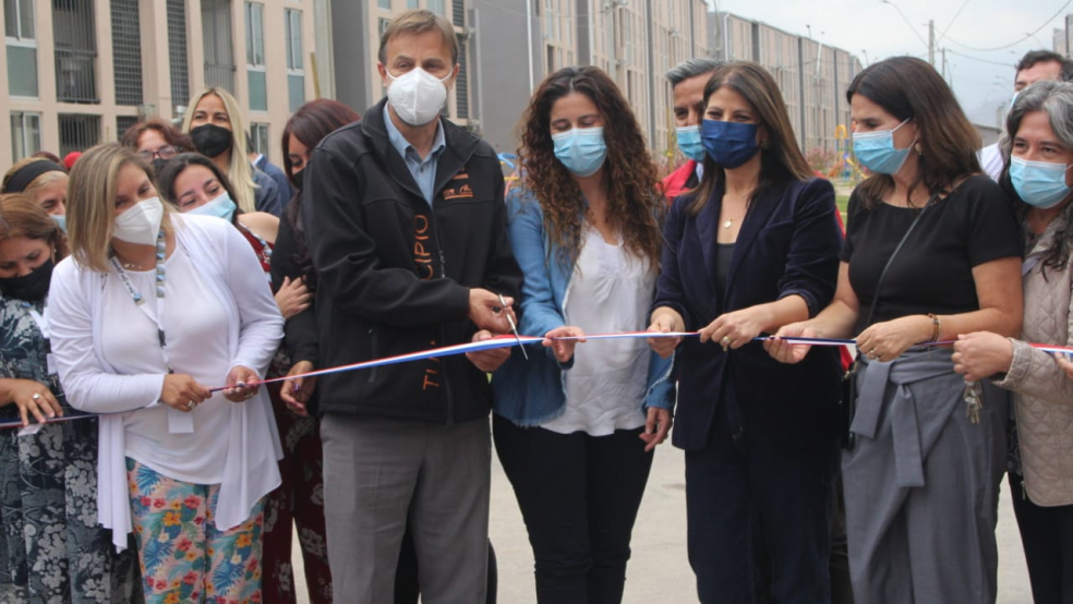 DELEGACIÓN PRESIDENCIAL JUNTO A SERVIU Y MUNI DE PUENTE ALTO ENTREGAN CONJUNTO HABITACIONAL PARA 360 FAMILIAS