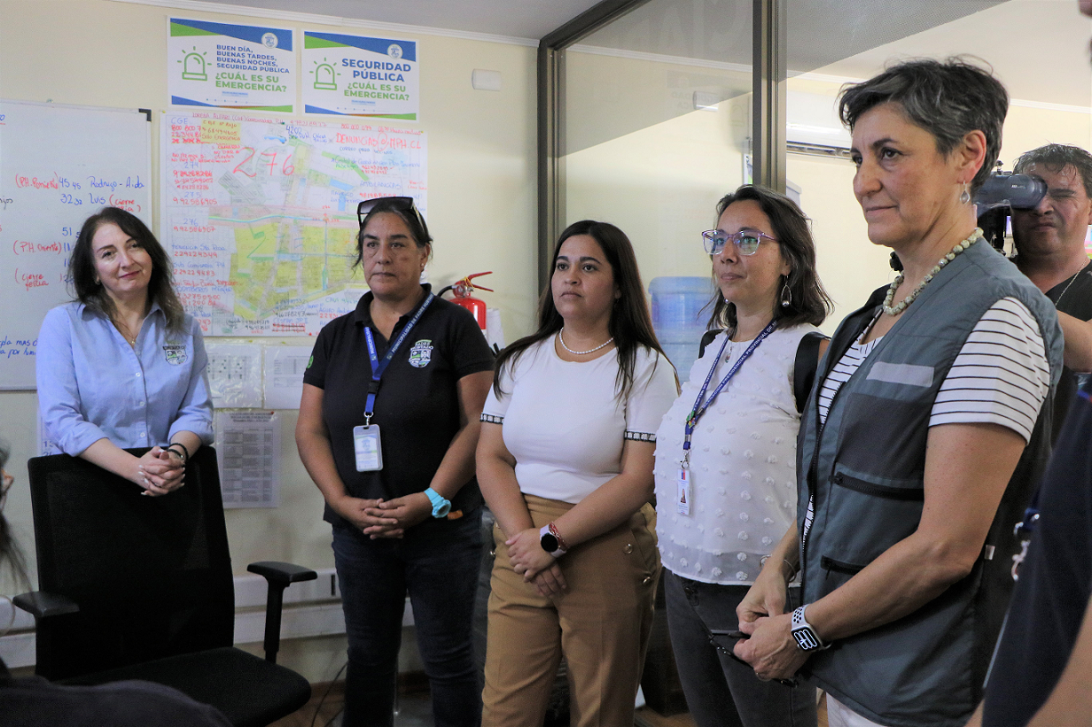 Autoridades de la RM visitaron y revisaron el sistema de emergencia de Padre Hurtado para fortalecer la coordinación de la prevención de incendios forestales en comunas rurales