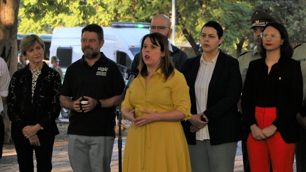 Carpas de Alameda Providencia disminuyen un 92% tras intervención del Plan de Recuperación de Espacios Públicos